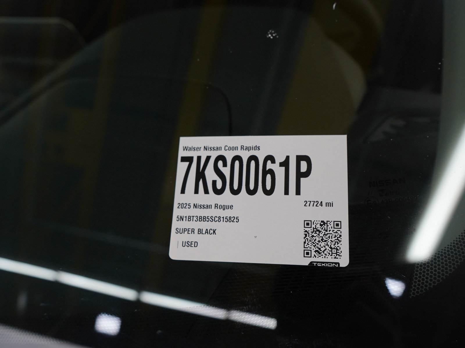 Used 2025 Nissan Rogue SV image 32