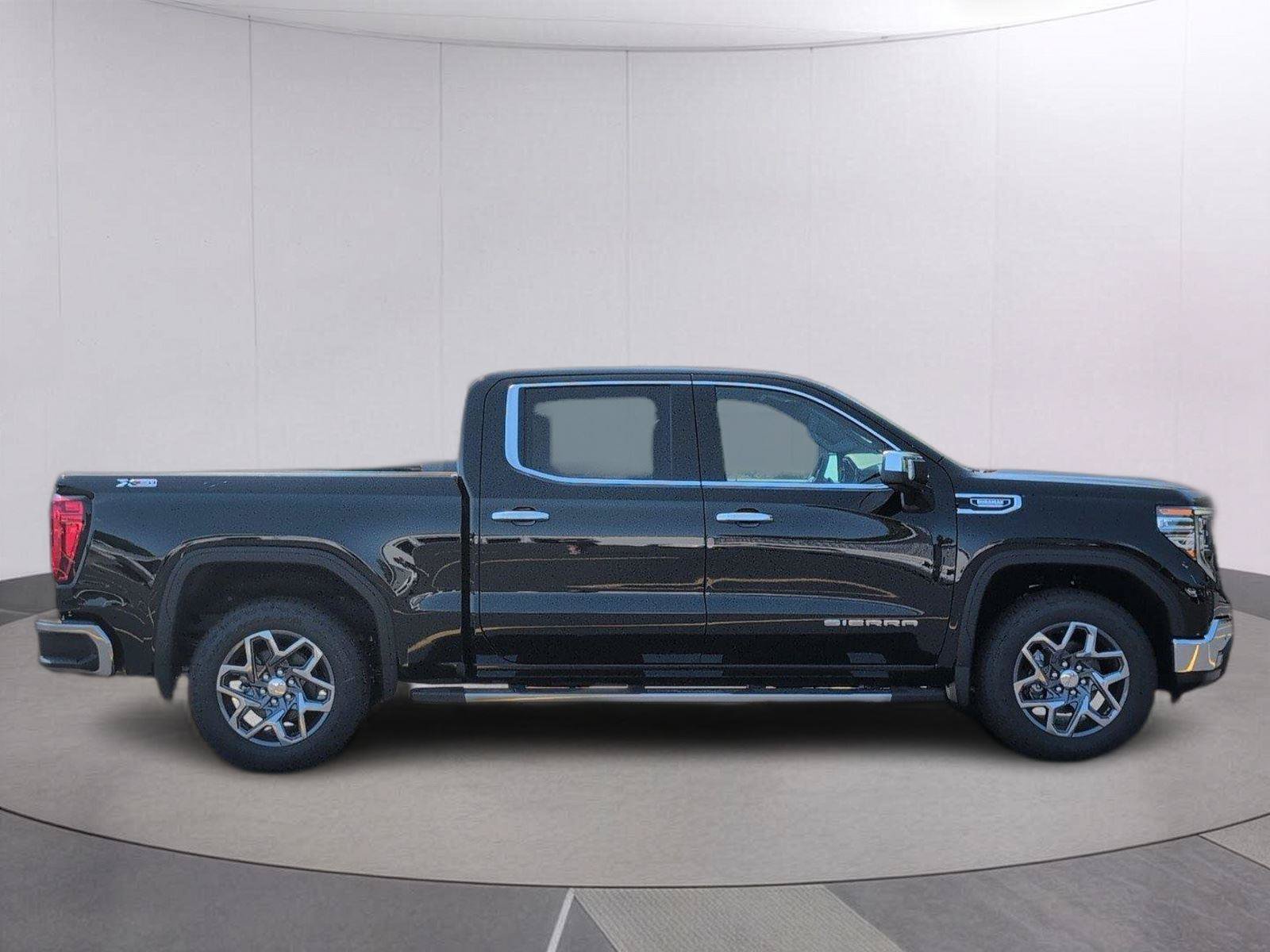 New 2026 GMC Sierra 1500 SLT w/ SLT Premium Plus Package AWD/4WD image 8
