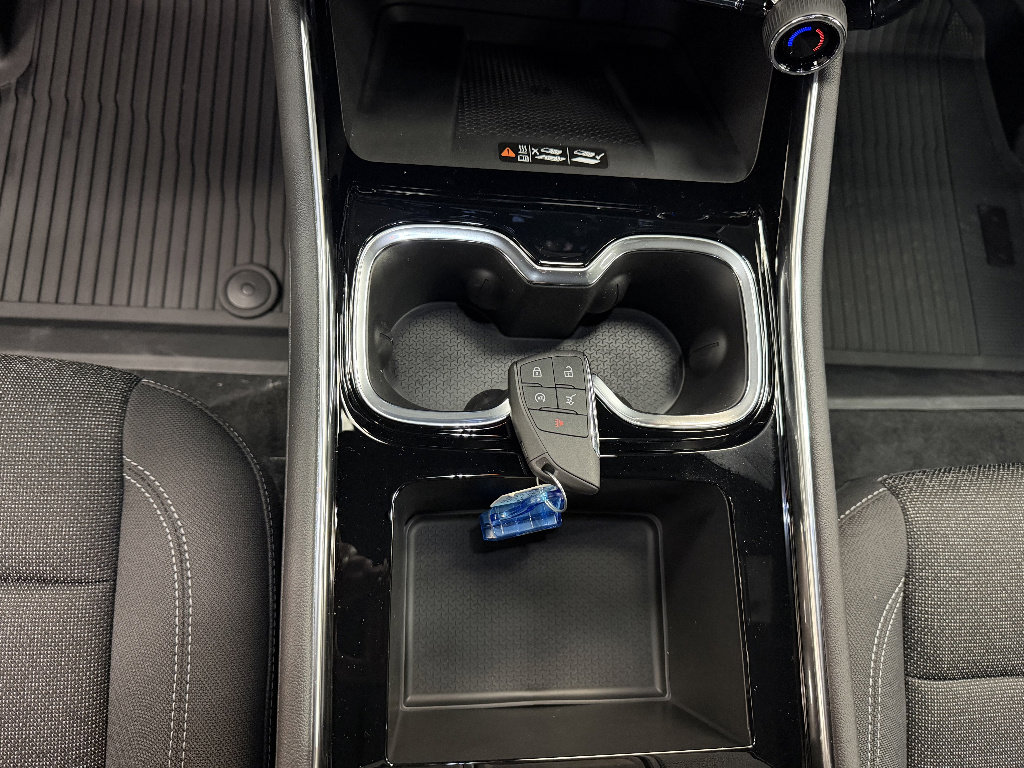 New 2026 Chevrolet Traverse LT w/ LPO, Floor Liner Package FWD image 27