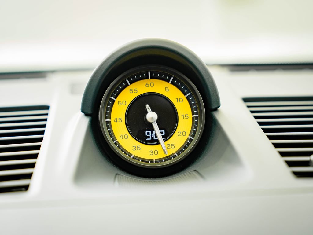 Certified 2025 Porsche 911 Carrera GTS RWD image 36