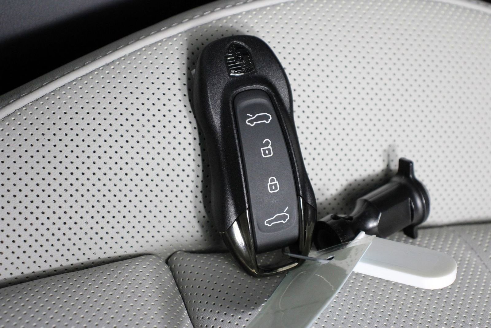 New 2025 Porsche Macan Turbo Electric image 23