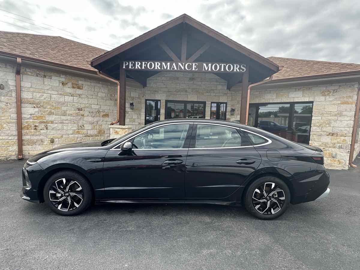 Used 2024 Hyundai Sonata SEL image 2