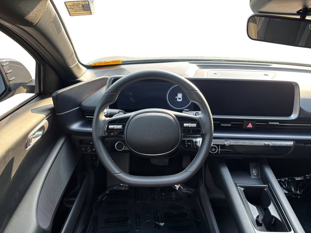 Used 2025 Hyundai Ioniq 6 SE RWD image 12