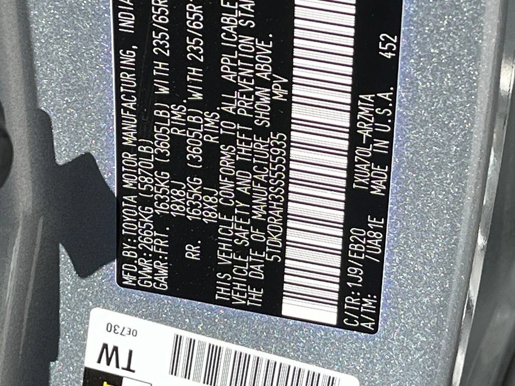 Used 2025 Toyota Highlander XLE FWD image 21