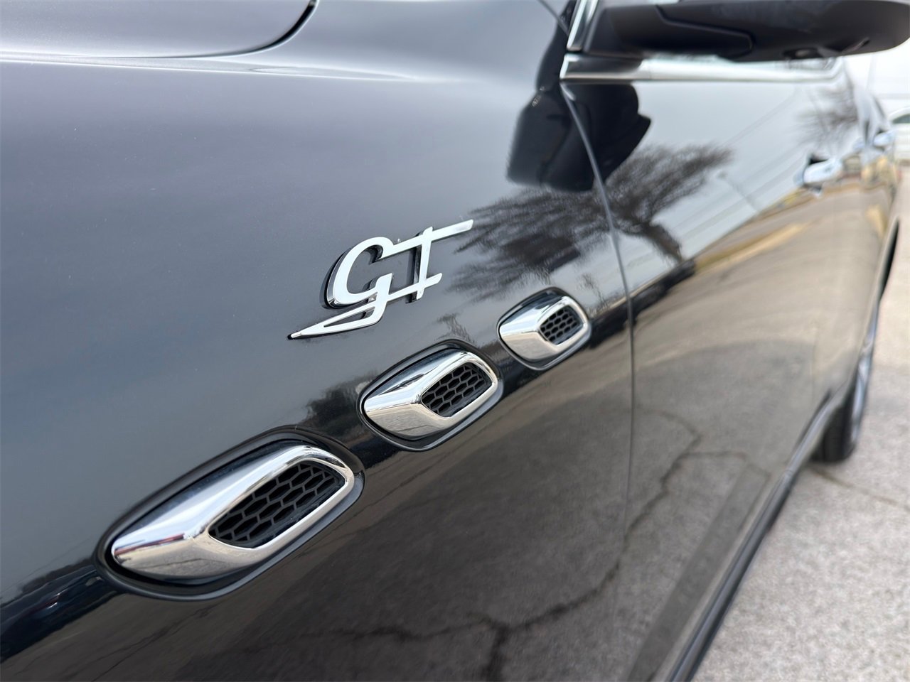 Certified 2023 Maserati Levante GT image 8