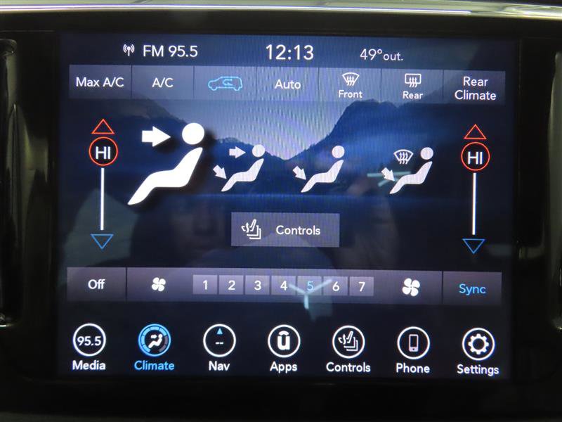 Used 2020 Chrysler Pacifica Limited FWD image 30