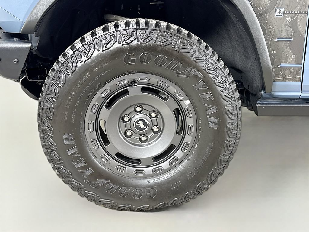 Used 2024 Ford Bronco Everglades image 32