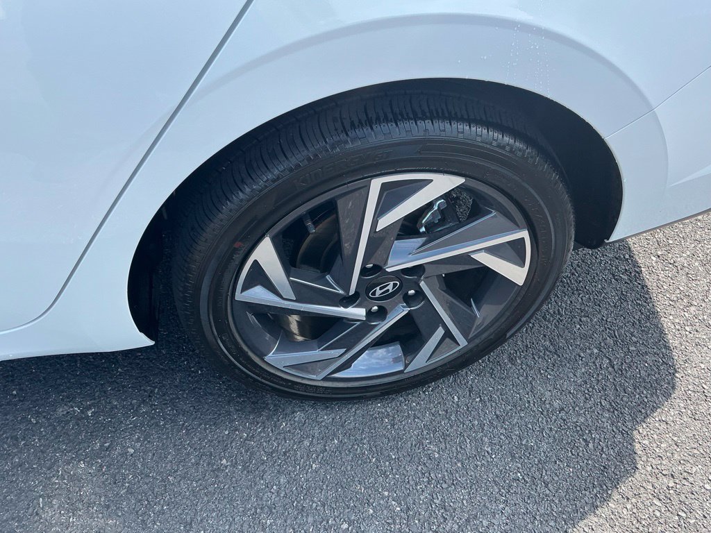 Certified 2026 Hyundai Elantra Limited FWD image 14