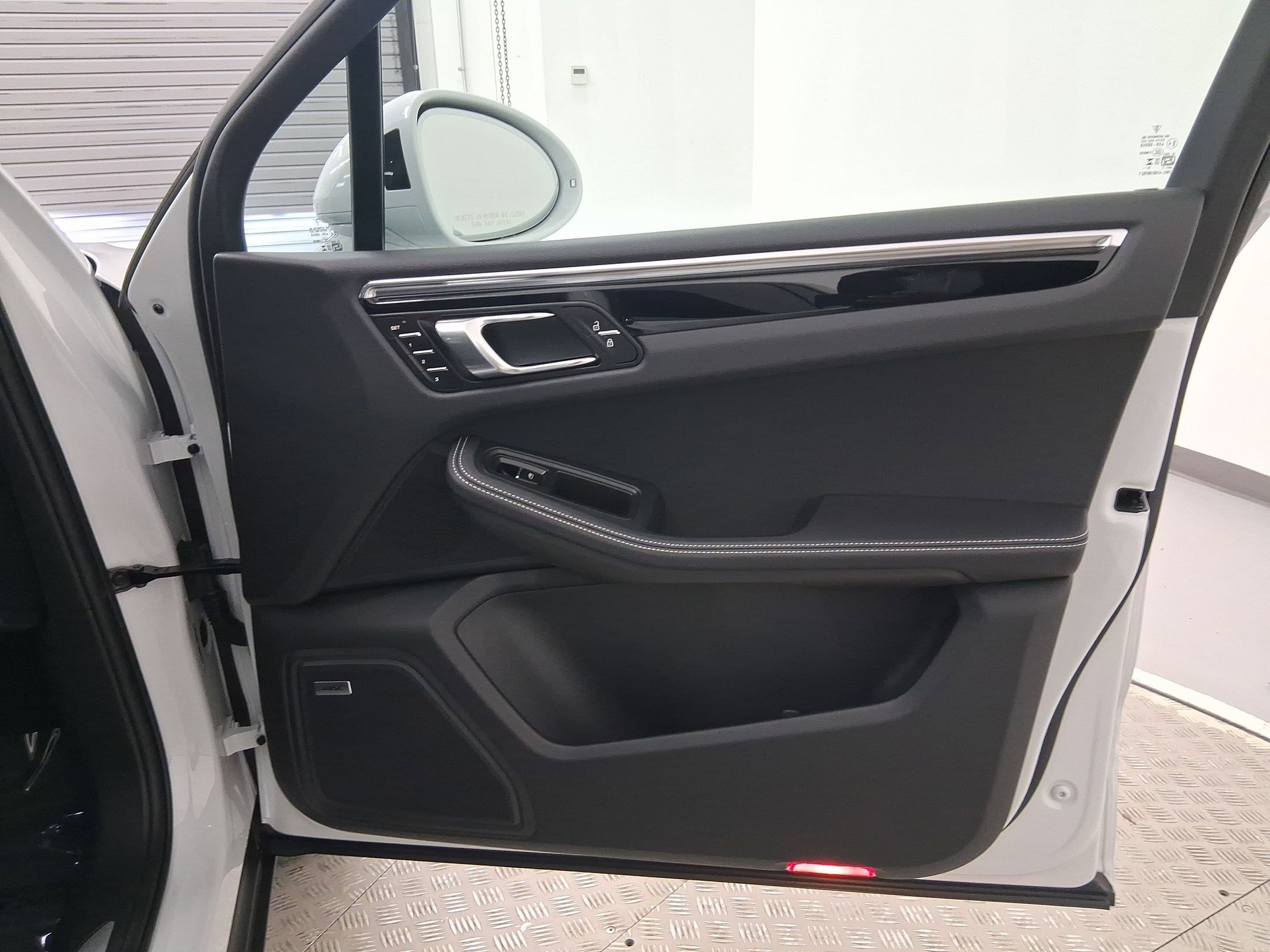 New 2026 Porsche Macan S image 35