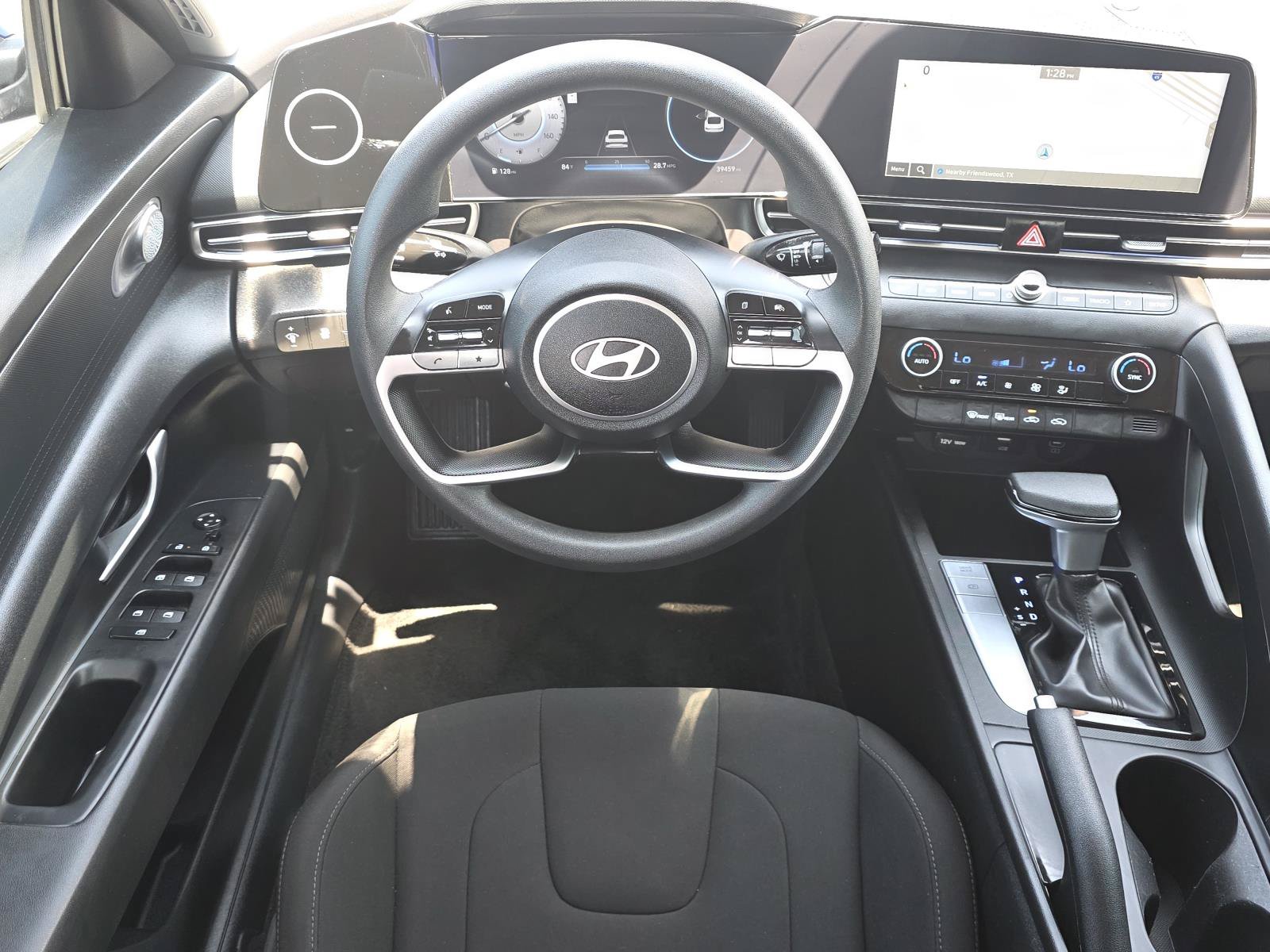 Used 2024 Hyundai Elantra SEL FWD image 9