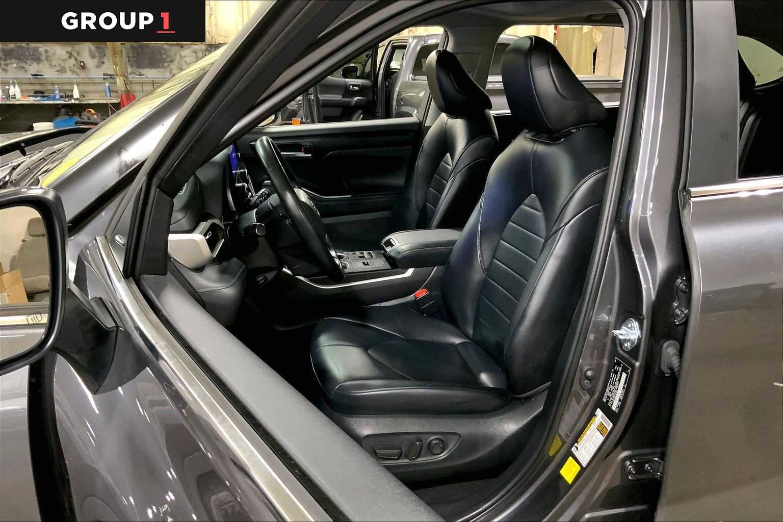 Used 2023 Toyota Highlander XLE image 8