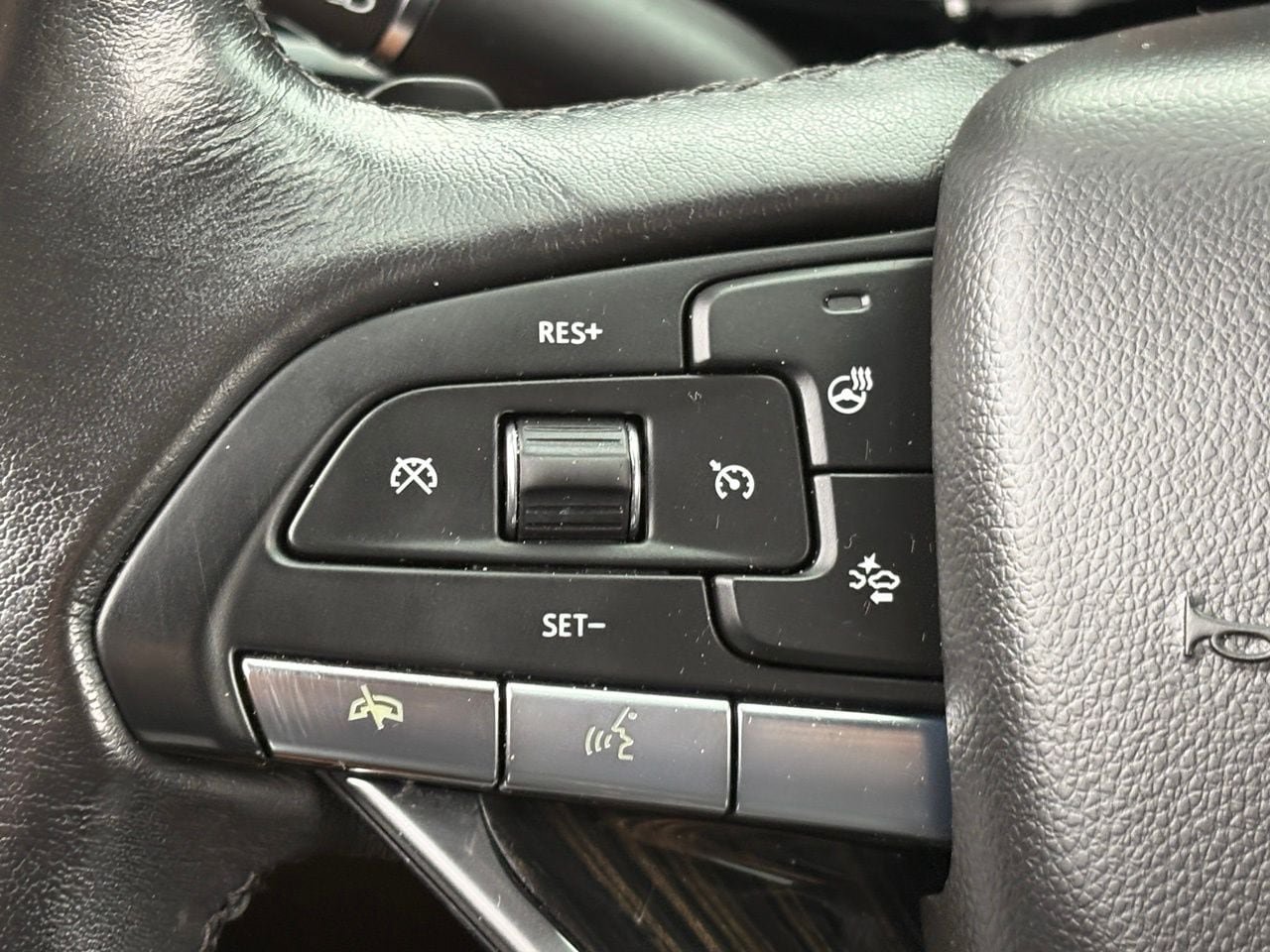 Used 2020 Cadillac XT6 Premium Luxury FWD image 19