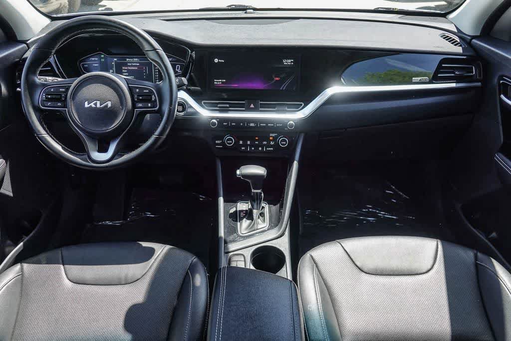 Certified 2022 Kia Niro Touring Special Edition FWD image 11