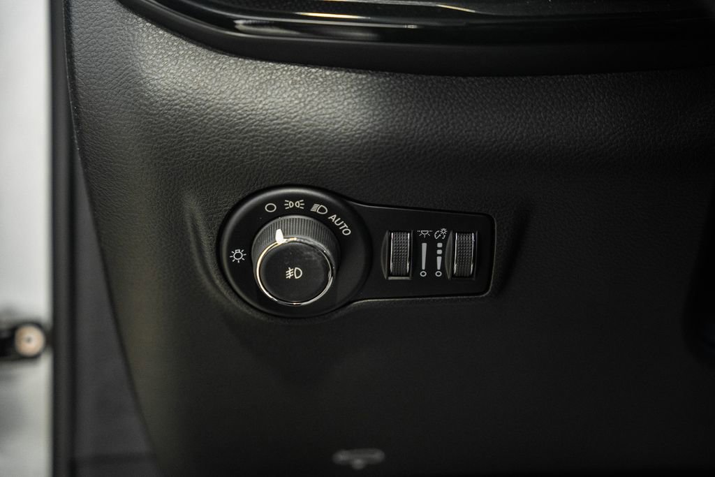 New 2026 Jeep Compass Latitude image 38