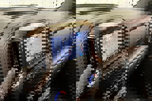 Used 2022 Chevrolet Silverado 3500 High Country image 28