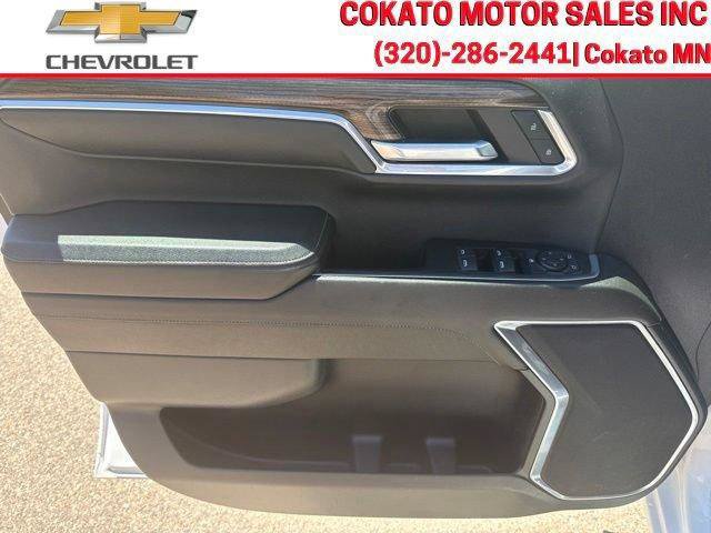 Used 2023 Chevrolet Silverado 1500 LT w/ Z71 Off-Road Package AWD/4WD image 17