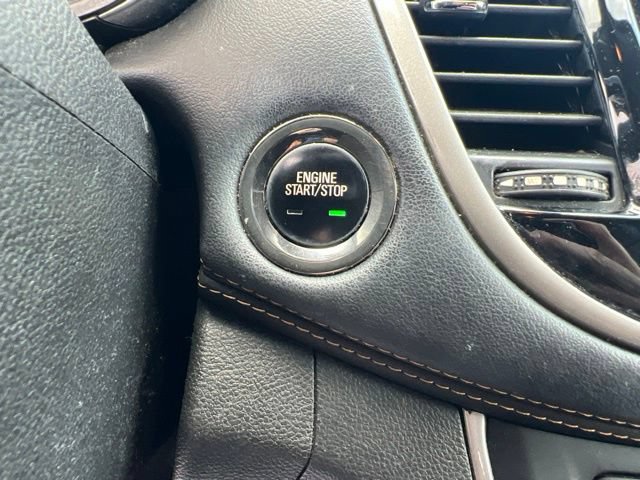 Used 2020 Chevrolet Trax LT w/ Driver Confidence Package FWD image 16