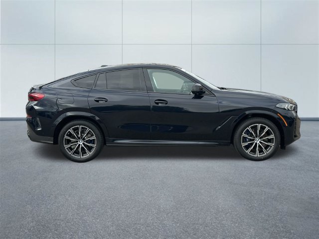 Certified 2025 BMW X6 M60i w/ Dynamic Handling Package AWD/4WD image 5