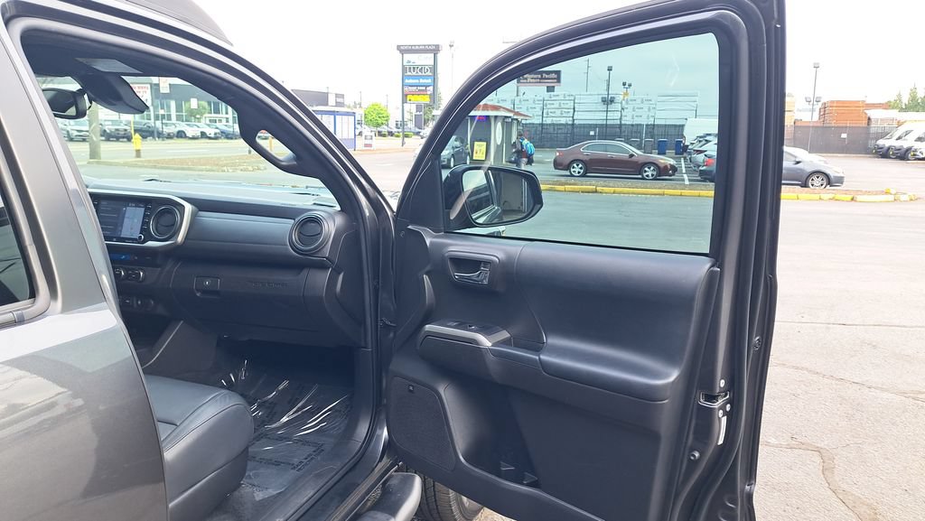 Used 2023 Toyota Tacoma Limited w/ Nightshade Package AWD/4WD image 14