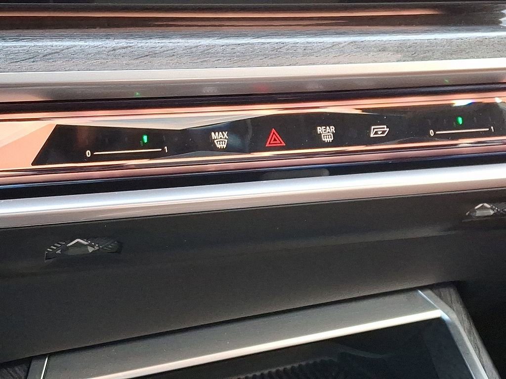 Certified 2023 BMW 760i xDrive image 19