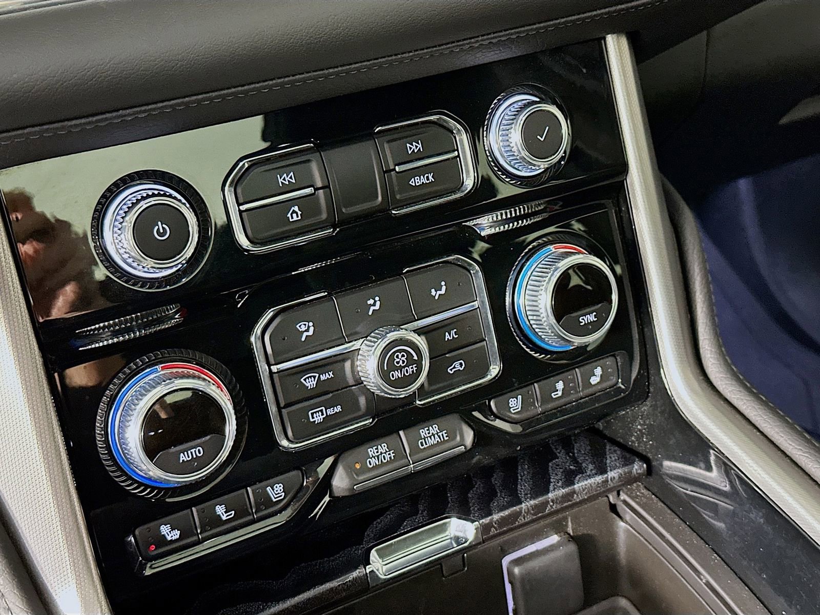 Used 2024 GMC Yukon Denali image 20