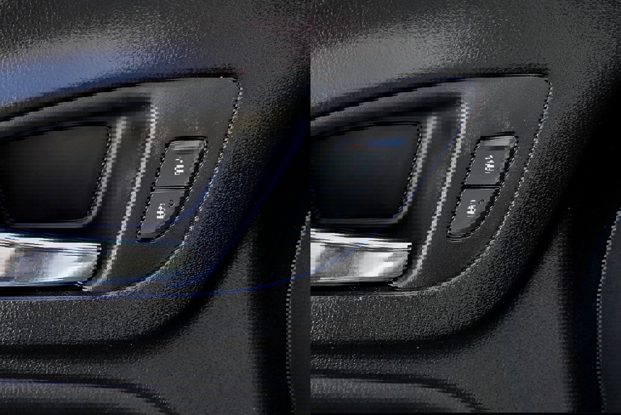 Used 2020 Chevrolet Equinox Premier w/ Premier Redline Edition image 18