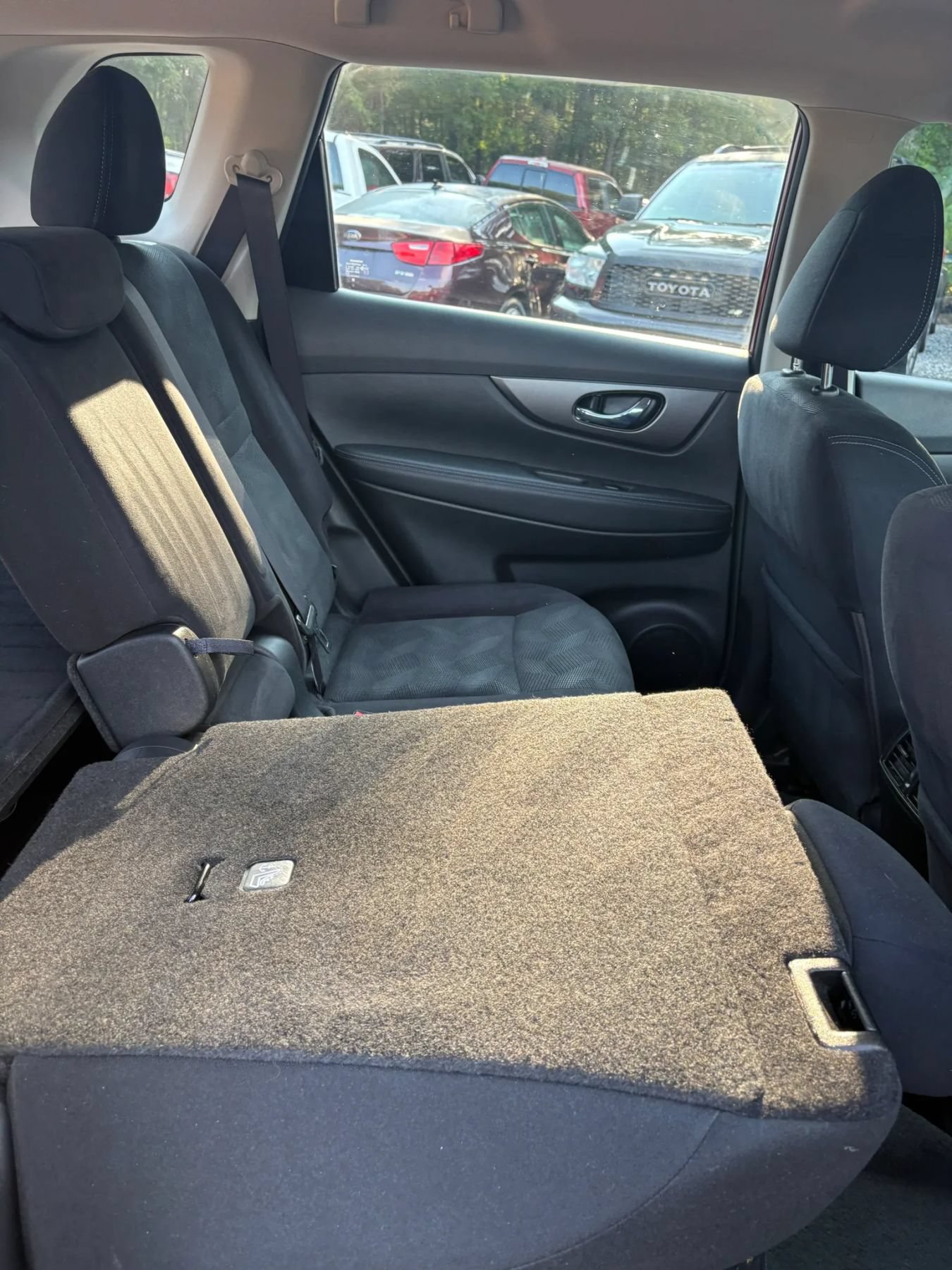 Used 2016 Nissan Rogue S AWD/4WD image 28