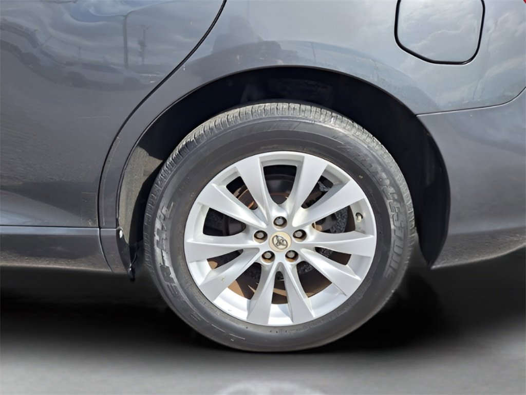 Used 2013 Toyota Venza XLE image 23