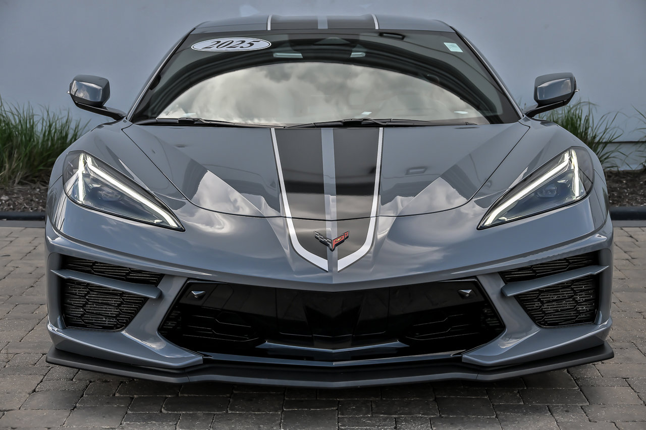 Used 2025 Chevrolet Corvette Stingray Preferred Cpe w/ Stealth Interior Trim Package RWD image 4