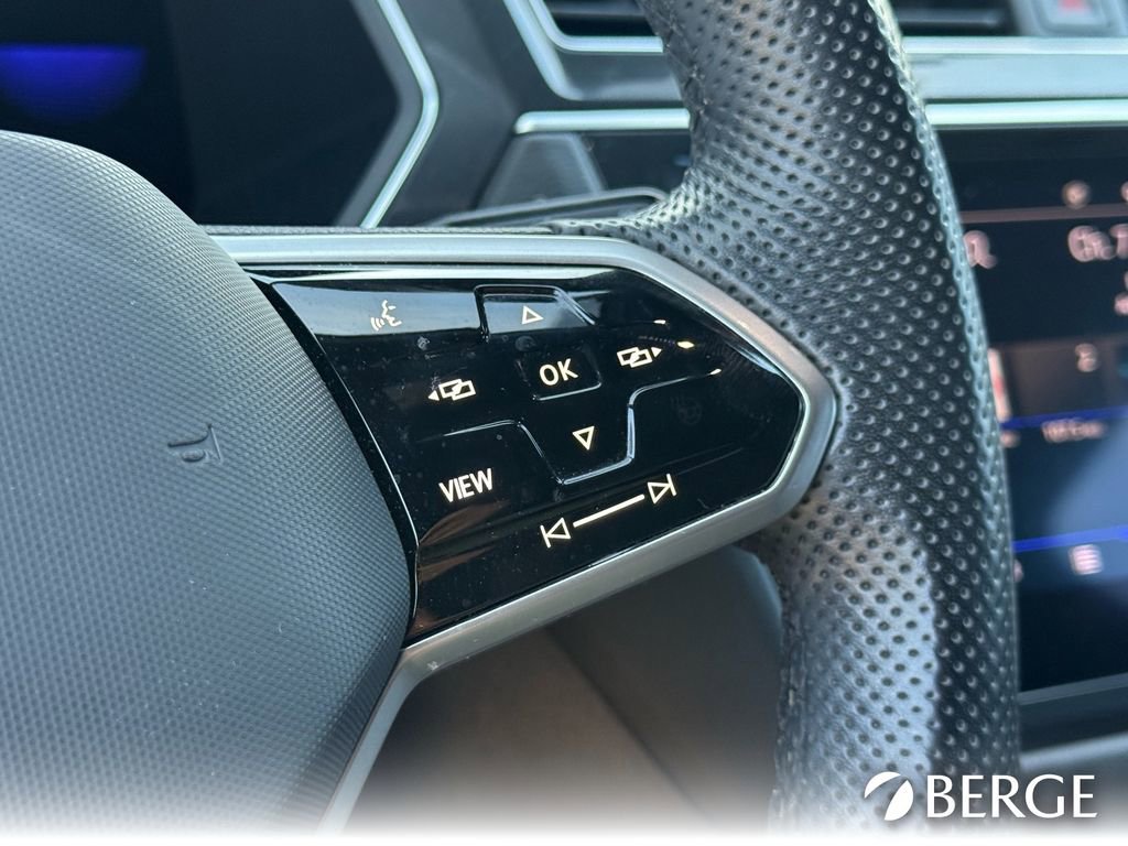 Used 2022 Volkswagen Tiguan SE R-Line image 18