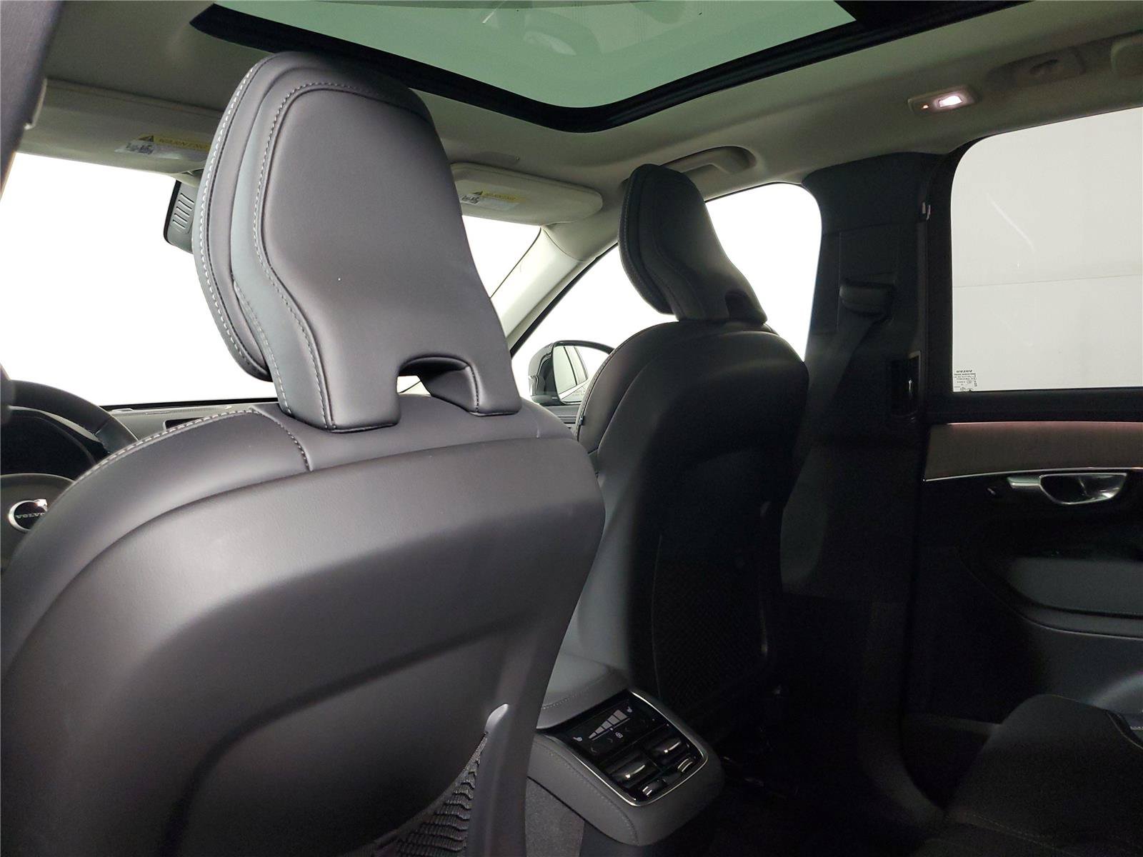Certified 2026 Volvo XC90 B6 Ultra AWD/4WD image 11