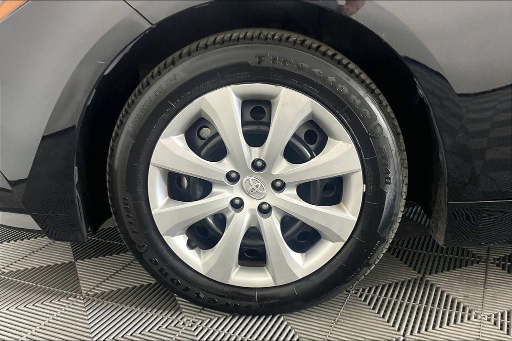 Used 2025 Toyota Corolla LE FWD image 10