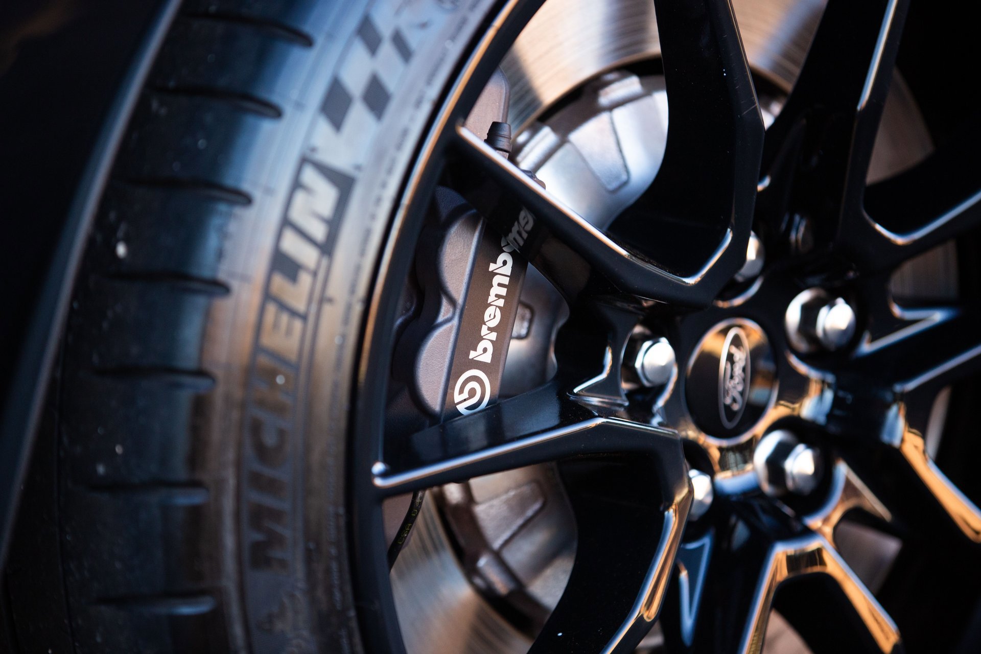 Used 2019 Ford Mustang Shelby GT350 w/ Technology Package image 23