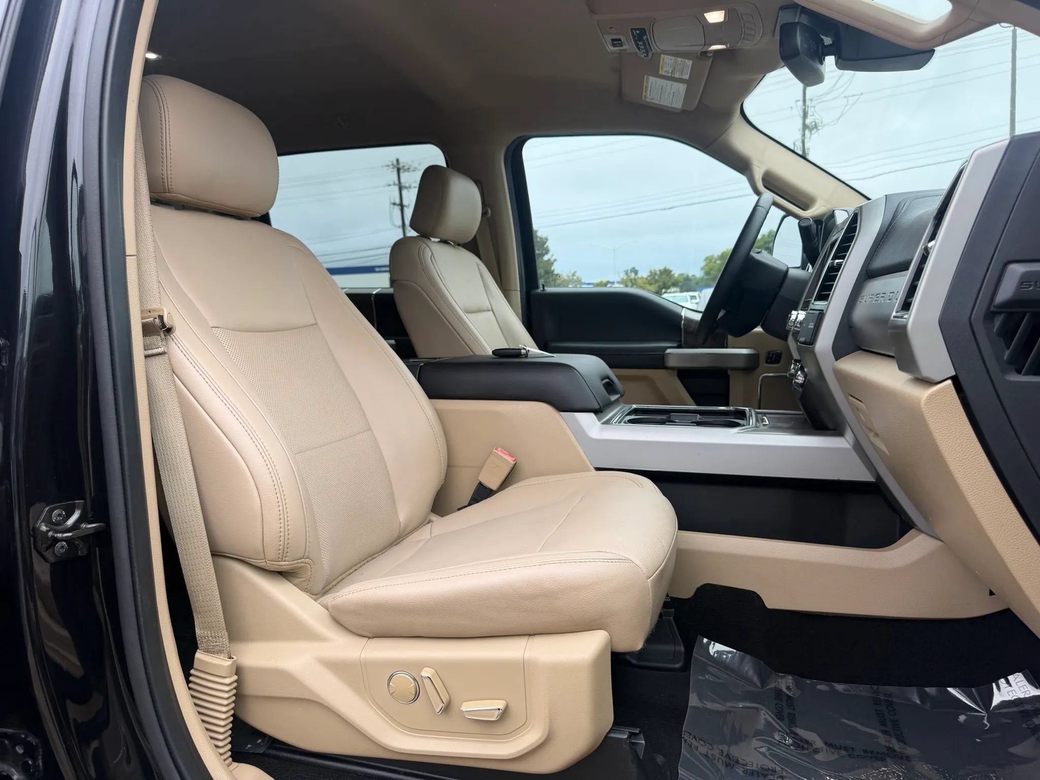 Used 2019 Ford F250 Lariat w/ Lariat Ultimate Package AWD/4WD image 22