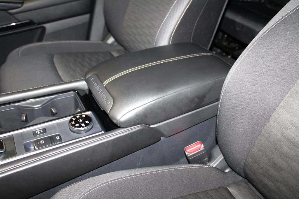 Used 2025 Nissan Pathfinder SV AWD/4WD image 24