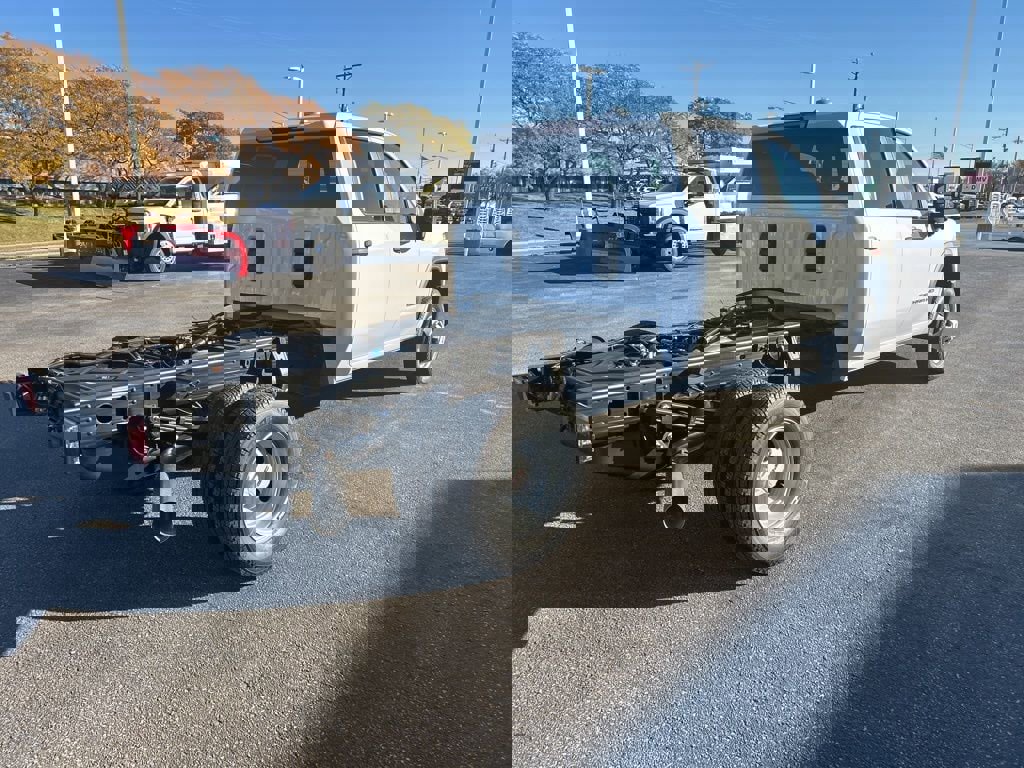 New 2026 GMC Sierra 3500 Pro w/ Convenience Package image 9