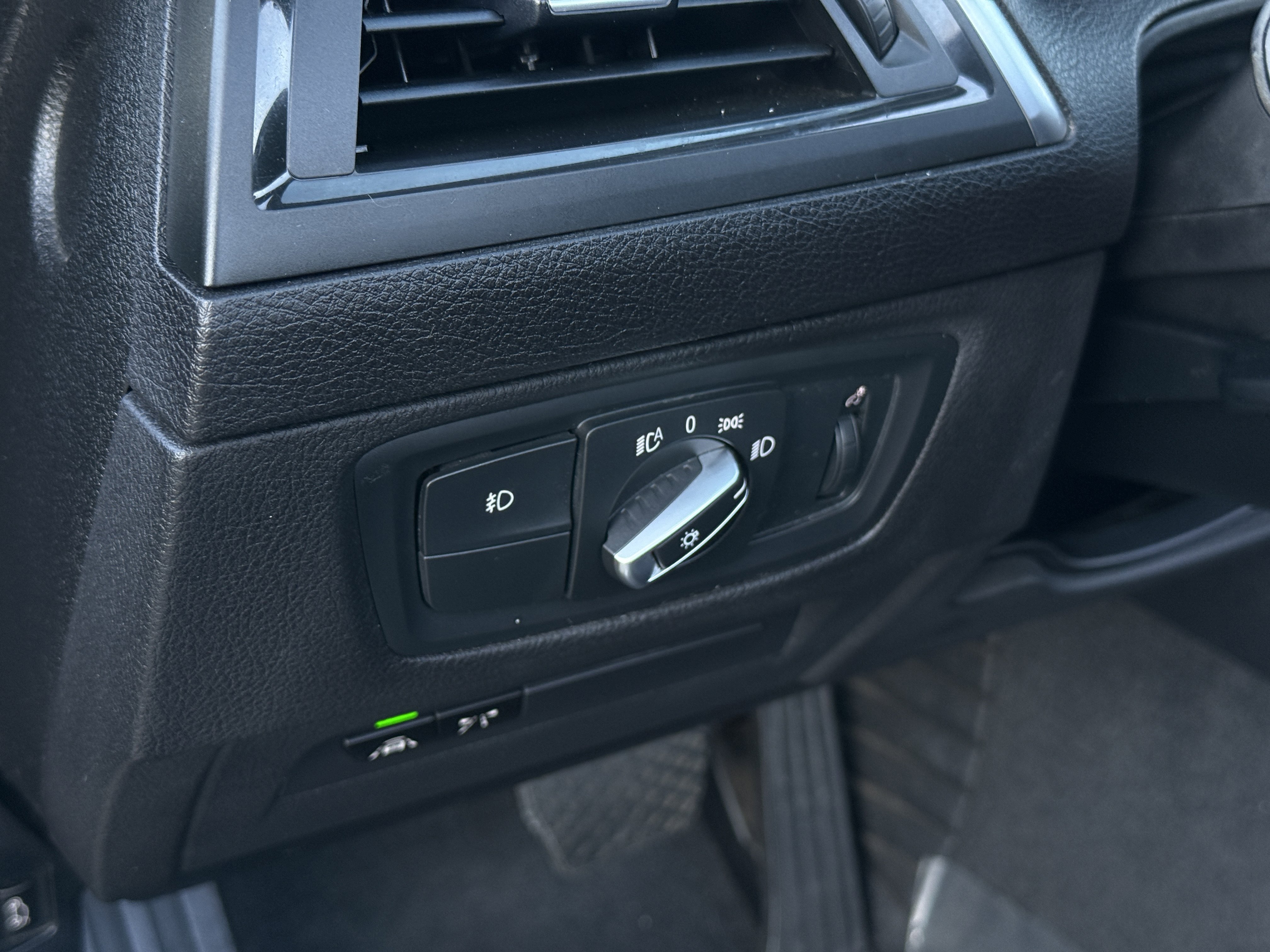 Used 2020 BMW 230i 230i w/ Convenience Package image 33