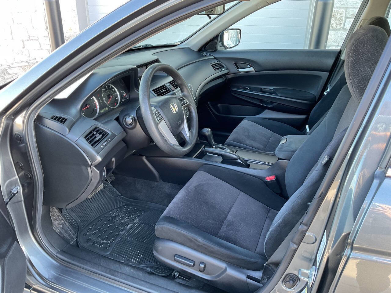 Used 2010 Honda Accord LX-P image 14