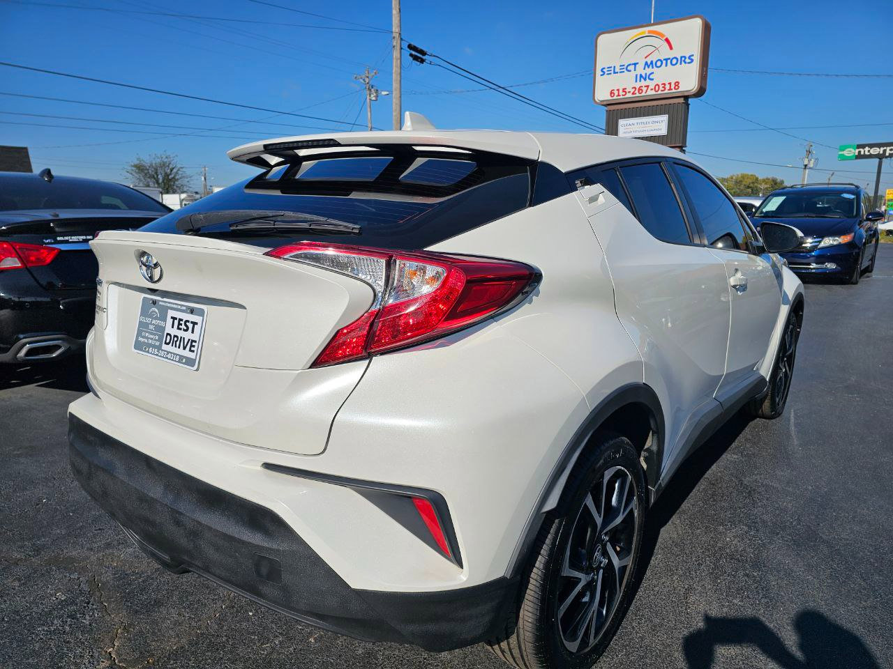 Used 2020 Toyota C-HR XLE image 5