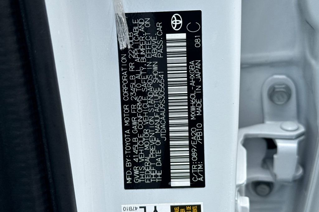 Used 2025 Toyota Prius XLE FWD image 37
