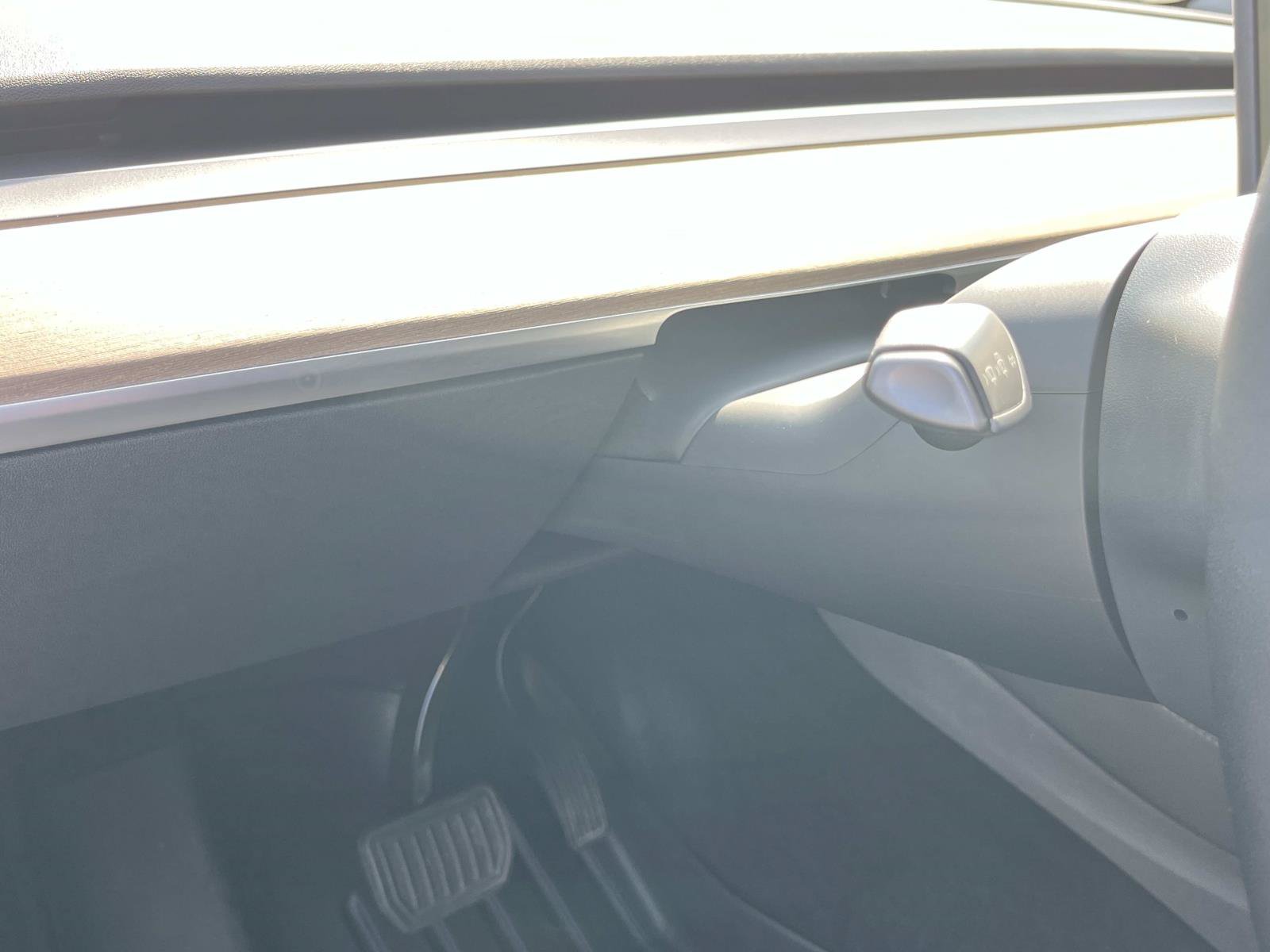 Used 2022 Tesla Model Y Long Range AWD/4WD image 32