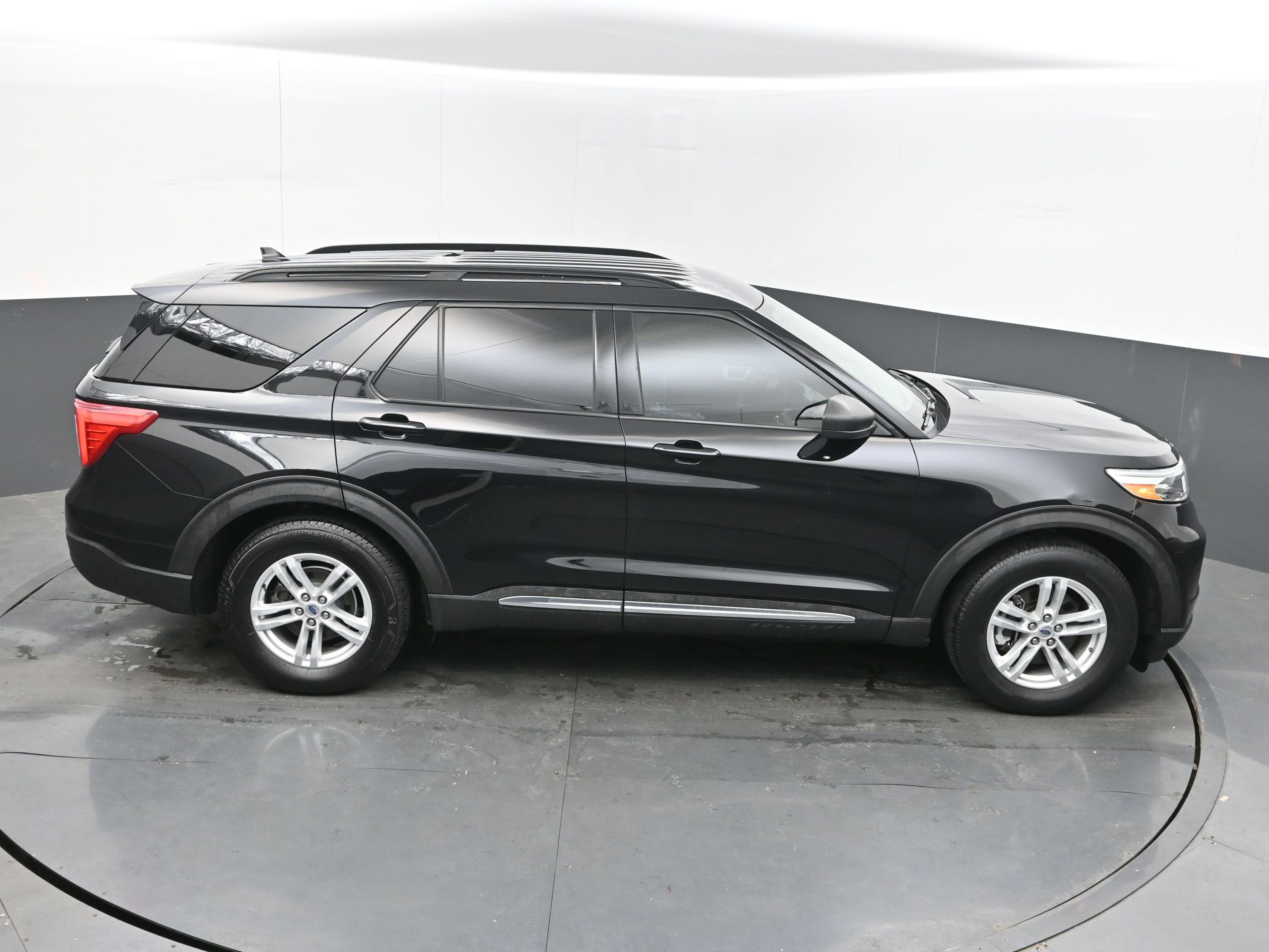 Used 2020 Ford Explorer XLT w/ Class III Trailer Tow Package image 41