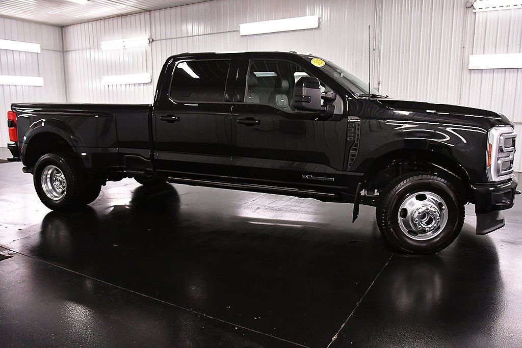 Used 2025 Ford F350 Platinum image 9