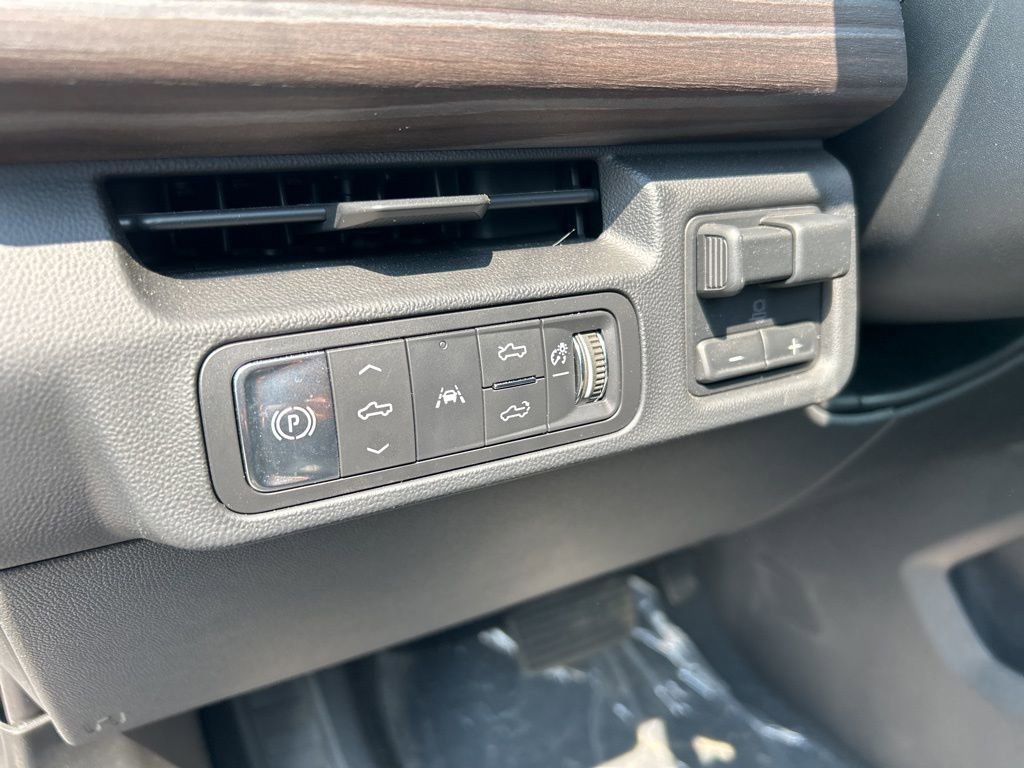 New 2025 GMC Sierra EV Denali image 16