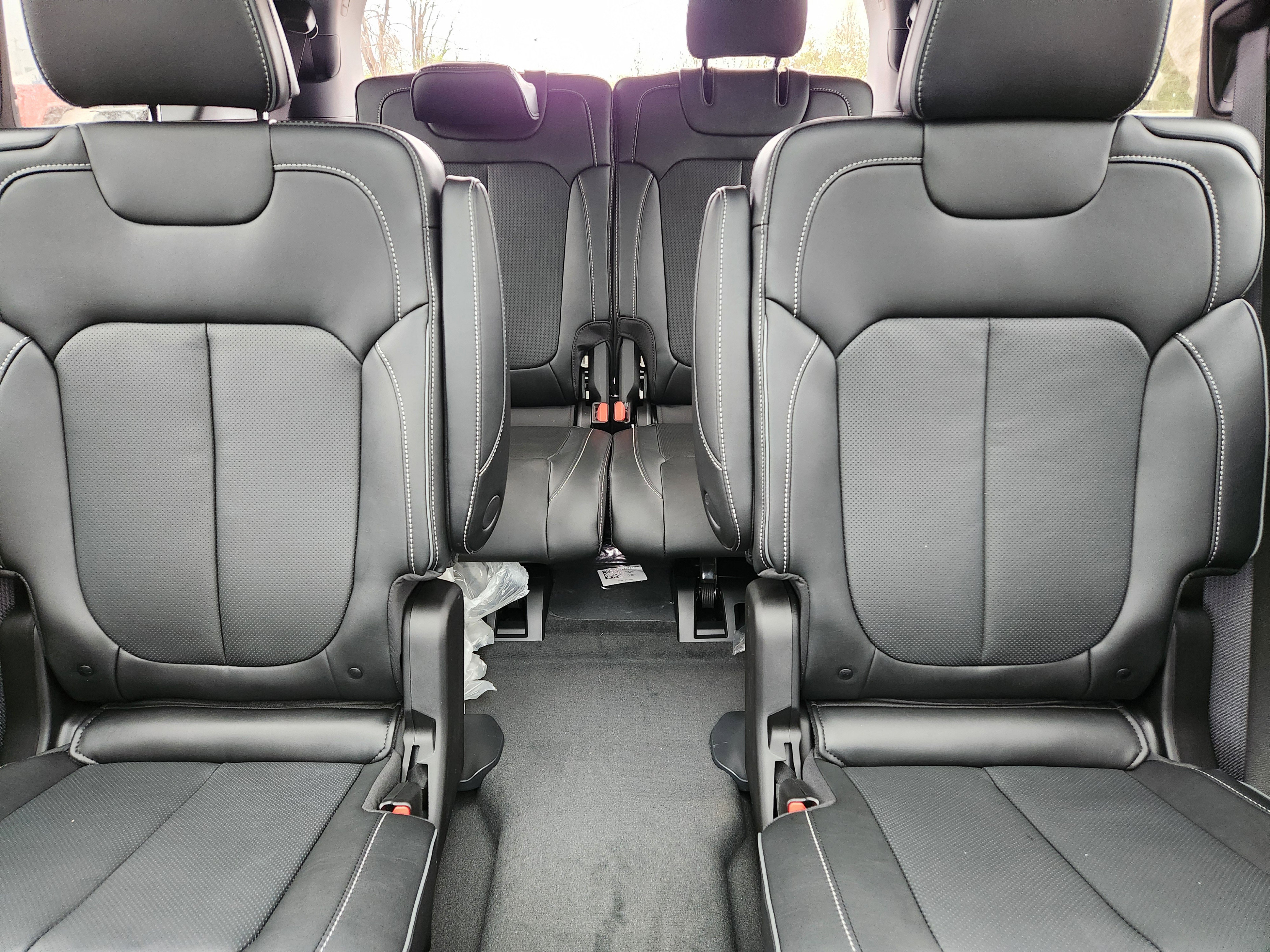 New 2025 Jeep Grand Cherokee L Overland w/ Luxury Tech Group IV image 30