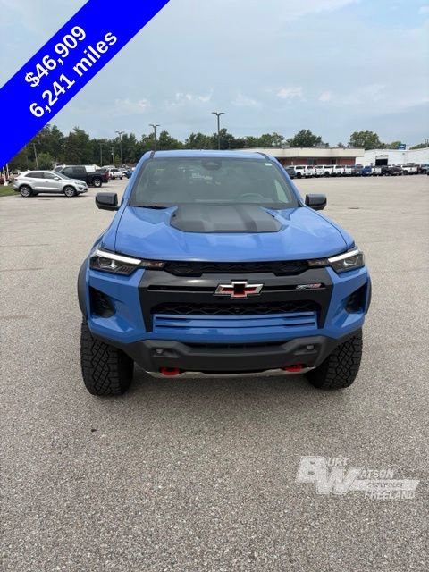 Used 2025 Chevrolet Colorado ZR2 w/ Technology Package AWD/4WD image 12