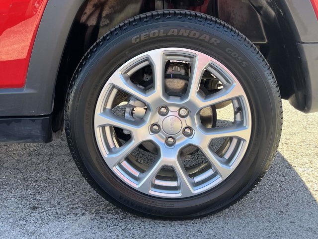 Used 2023 Jeep Compass Latitude w/ Sun and Sound Group AWD/4WD image 11