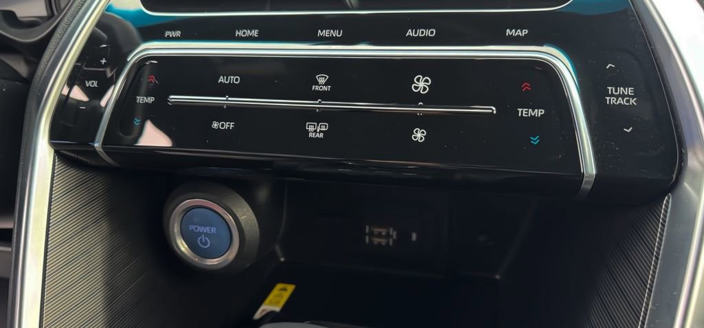 Used 2022 Toyota Venza Limited image 31