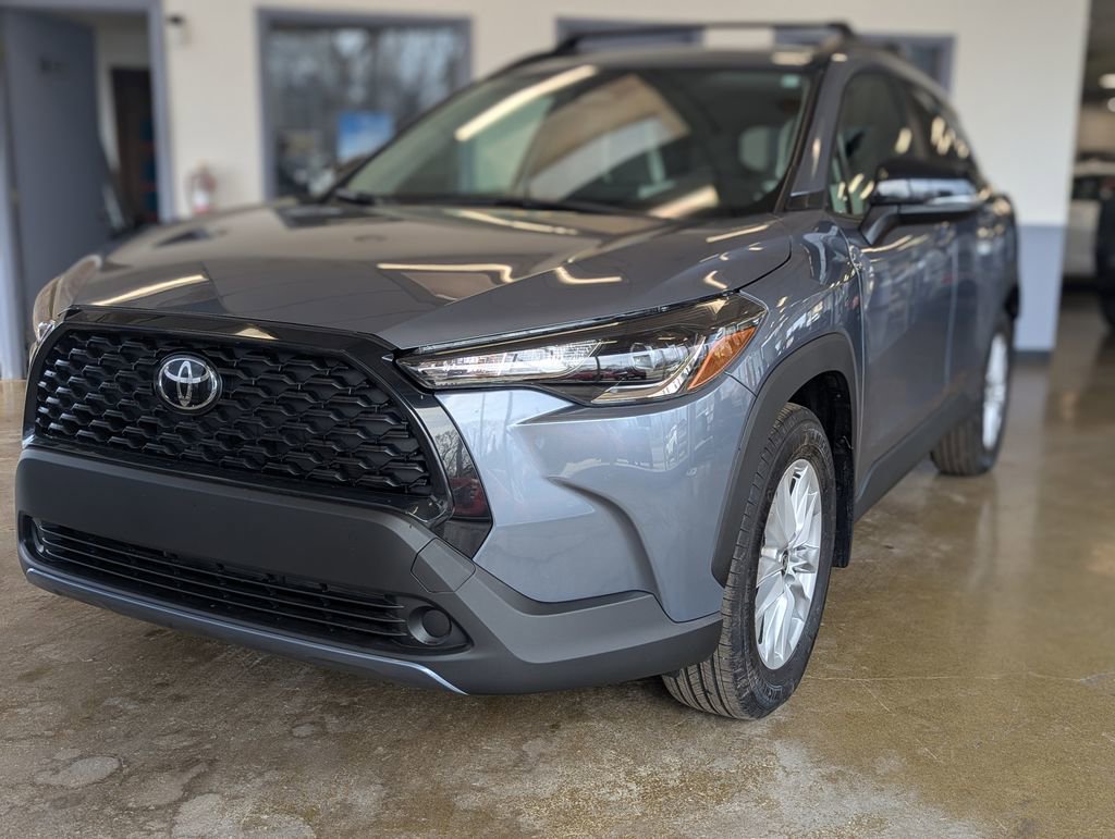 Used 2025 Toyota Corolla Cross LE w/ Black Badges Package (TMS) image 2