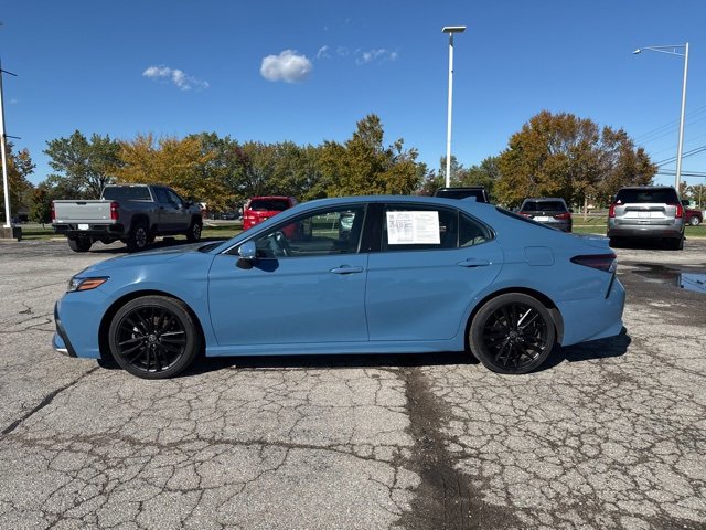 Used 2023 Toyota Camry XSE image 3